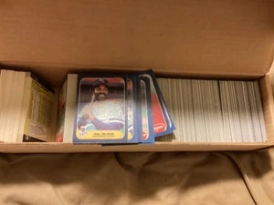 1986 Fleer Baseball Partial Set of 660 card Set Missing a Few Cards - NM or Bett - Bild 1 von 4