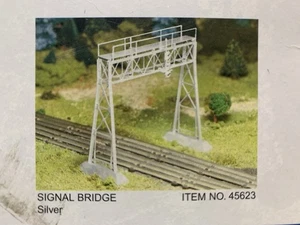 BACHMANN #45623 O GAUGE PLASTICVILLE SIGNAL BRIDGE NEW IN ORIGINAL BOX - Picture 1 of 3