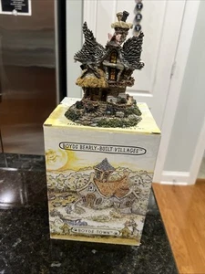 Boyd's Bear Emily's Carrot Cottage 19014 Nuevo en caja 2000 Hecho a mano China Gettysburg Pa. - Imagen 1 de 2