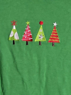 Camisa feminina bordada árvore de Natal manga longa tamanho grande por MC Sportswear - Imagem 1 de 4