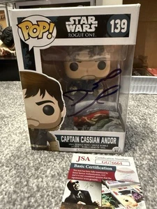DIEGO LUNA FIRMADO CAPITÁN CASSIAN ANDOR FUNKO POP! Certificado de autenticidad JSA - Imagen 1 de 7