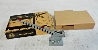 Marx 428 Automatic Crossing Gate - O Gauge Plastic Accessory in OB - works! - Image 1 of 4
