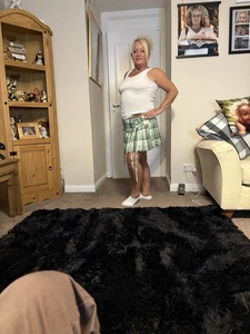 Pleated Skirt In Greens Size 12 - Picture 1 of 2