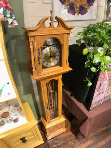 Beautiful Emperor Model 101 Grandfather Clock ~ Handcrafted 1979 ~ Lovely Chimes Cover