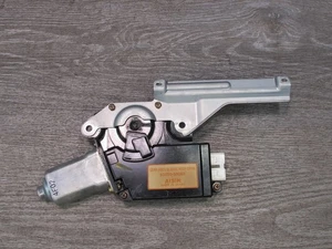 04-06 LEXUS UCF30L LS430 SUNROOF MOTOR DRIVE UNIT 63260-50060 OEM - Picture 1 of 15