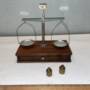 Vintage Harshaw Scientific Scale and 2 weights w/ Wood Box - Picture 1 of 5
