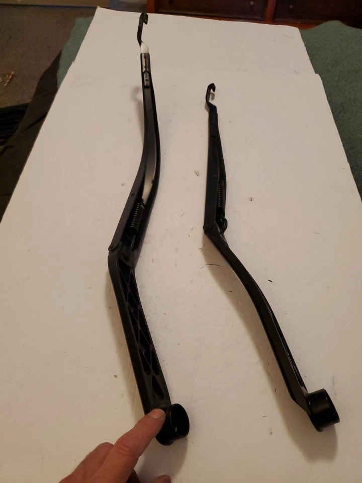 Toyota Camry 2007 2011 brazos limpiaparabrisas izquierdo y derecho OEM  Foto 1 de 4