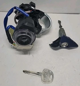 2011-2016 Hyundai Elantra Sedan Ignition Switch Housing Assembly Door Lock Key - Picture 1 of 8