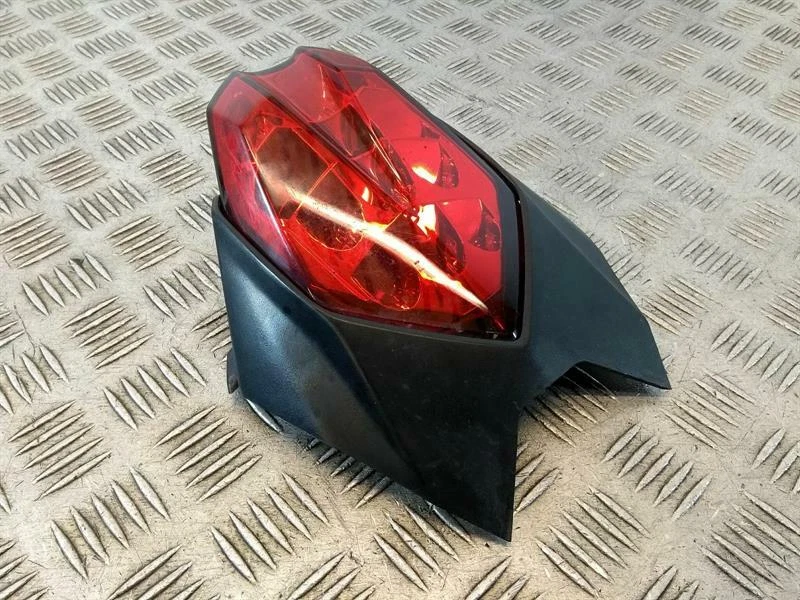 Piloto trasero Triumph STREET TRIPLE 675 (2013-16) Foto 1 de 4