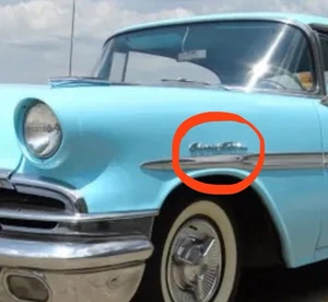 VINTAGE 1957 PONTIAC CHIEFTAIN EMBLEM SCRIPT Badge - Bild 1 von 13