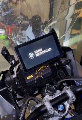 Спутниковая навигация BMW Motorrad 7 дюймов на органических светодиодах CarPlay и Android Auto беспроводная подключенная для езды - Изображение 1 из 4