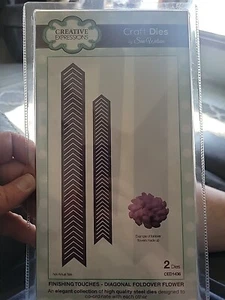 creative expressions craft dies by sue wilson # Ced1436 Diagonal Foldover Flower - Picture 1 of 1