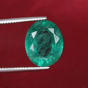 Zambian Lab-grown Green Emerald 8.71 Ct. Oval Cut Loose Stone For Jewelry - Picture 1 of 4