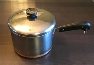 Pentola Casseruola Vintage Revere Ware 2 1/2 Qt Fondo Rivestito in Rame Inox con Coperchio - Foto 1 di 8