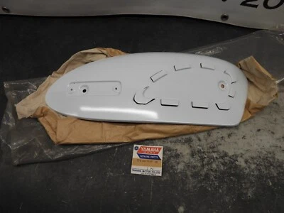 Cubierta de tanque blanca Yamaha YCS1 YCS1C NOS 174-24129-00-46 #1 2330 Foto 1 de 4