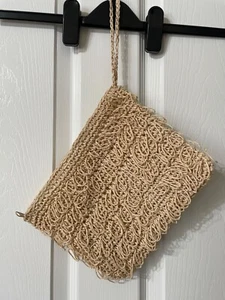 GELDBÖRSE schöne beige Schnur gewebt Reißverschluss Handschlaufe Geldbeutel/Schminktasche Markenlos - Bild 1 von 4