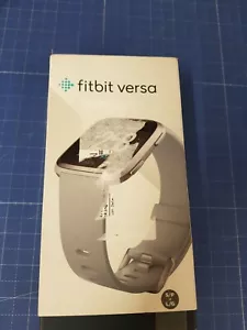Fitbit Versa Smartwatch grau/silber gebraucht/used - Bild 1 von 8