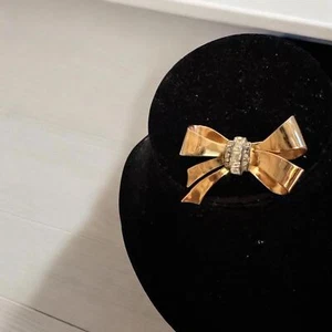 Vintage 1930s Coro Rose Gold Bow Brooch with Rhinestones - Crystal Gold-tone Pin - Picture 1 of 3