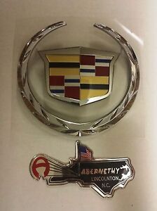 GM 22985036 Two Piece WREATH/CREST Grille Emblem for Escalade by Cadillac