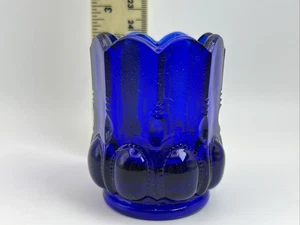 De colección Degenhart Azul Cobalto Vidrio Cuentas Medallón Perilla Ovalada Palillo Soporte - Imagen 1 de 11