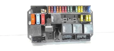 Scatola fusibili LAND ROVER RANGE ROVER III L322 YQE500370 3.63 Diesel 31389064 - Immagine 1 di 4