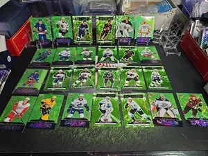 Lotto 26 carte Upper Deck Hockey Abbaglianti Verde Parallelo vari anni no Dups - Foto 1 di 4