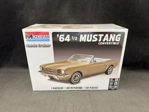 Revell/Monogram Classic Cruiser '64 1/2 Mustang Rag Top 1:24 SC Modellbausatz 14019 - Bild 1 von 7