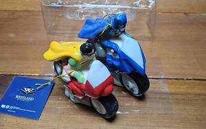 Westland DC Comics Batman & Robin Magnetic Salt and Pepper Shakers - Picture 1 of 4