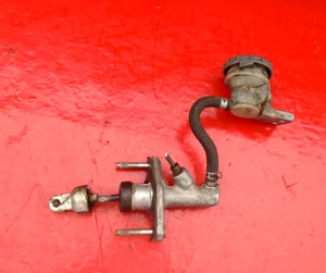 94-01 ACURA INTEGRA CLUTCH MASTER CYLINDER WITH RESERVOIR OIL CONTAINER 5/8 OEM - Picture 1 of 5