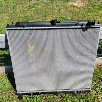 Radiador Nissan Xterra 2012 - usado - sin fugas Foto 1 de 4