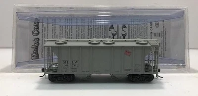 Kadee 8326 HO Scale Milwaukee Road PS-2 2-Bay Covered Hopper Car #99762 NIB - Image 1 of 4