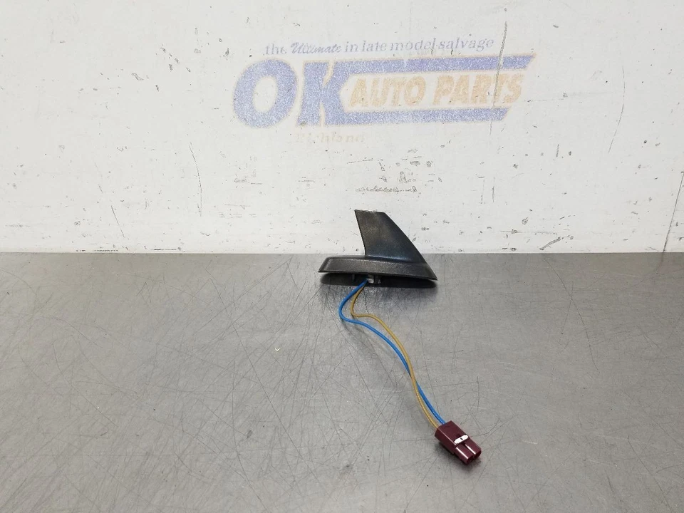 12 2012 CADILLAC ESCALADE BASE SHARK FIN ANTENNA TEXTURED - Image 1 of 4