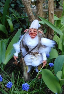 Kreatur Art Puppe Fabelwesen Koboldine Windfang Folklore OOAK beweglich - Picture 1 of 7