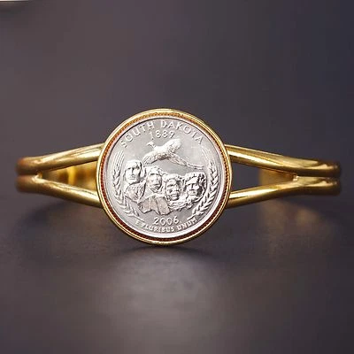 US 2006 South Dakota State Quarter Coin Gold Plated Cuff Bracelet - Beautiful - Image 1 of 4