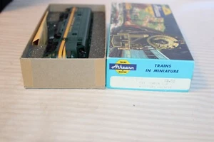 HO Scale Athearn, F7-A Diesel Locomotive, Northern Pacific, Green, #6011 - 3229 - Picture 1 of 4