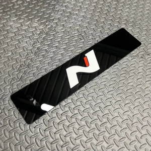 N Logo Show Plate - White / Black Plate (Hyundai i20N i30N Veloster Kona N) - Picture 1 of 1