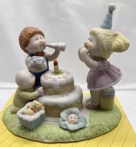 Vintag Cabbage Patch Kids Fine Porcelain Birthday Party Hats Cake Presents - Picture 1 of 7