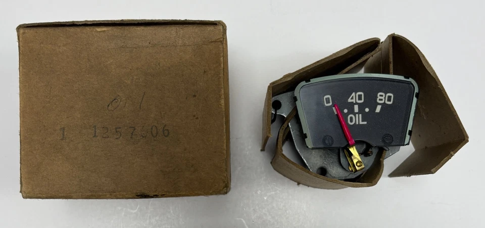 Nuevo medidor de aceite de stock antiguo para modelos Chrysler 1949 Mopar #1257606 Foto 1 de 1