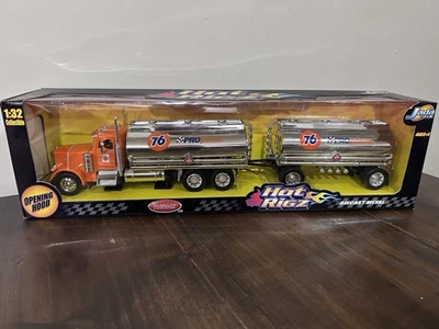 2001 Jada Toys HOT RIGZ 1:32 PETERBILT  379 UNION 76 DOUBLE TANKER 18 wheels - Image 1 of 4