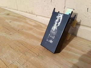 1983 - 1988 PORSCHE 944 2.5L CENTRAL LOCKING RELAY CONTROL MODULE UNIT OEM - Picture 1 of 4