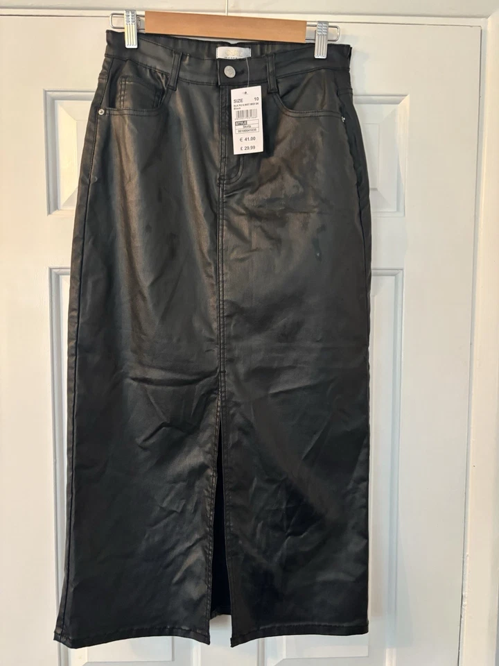 Bnwt  Quiz Black Faux Leather Skirt Front Split RRP £29.99 With Pockets - Image 1 of 4
