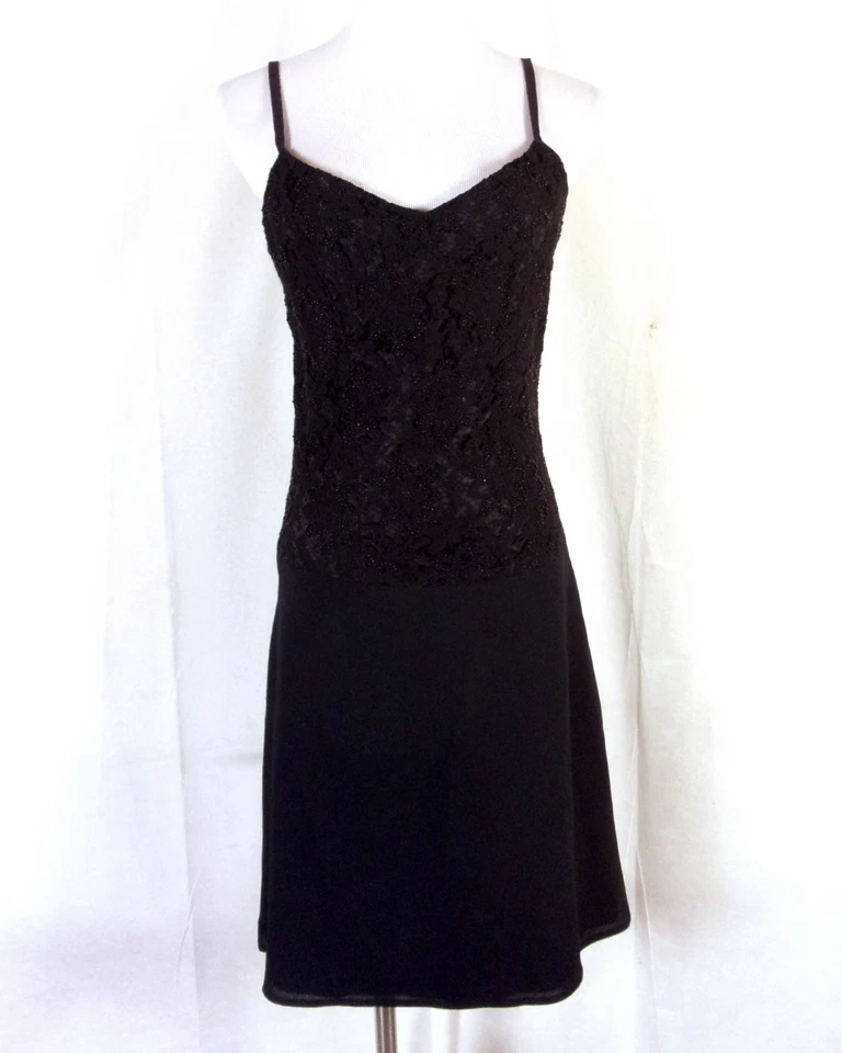 Minivestido de colección años 80 90 usado en excelente estado Carole Little Heavy Beaded Little negro talla 4 Foto 1 de 4