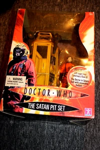 Doctor Who The Satan Pit Set - Sanctuary Base & Lift Cage - Neu in OVP - 2004 - Bild 1 von 7