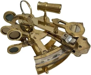 Antiguo sextante de bolsillo de latón con caja de madera - Astrolabio de latón náutico vintage - Imagen 1 de 7