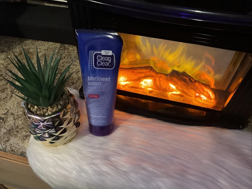 Clean & Clear Blackhead Eraser Facial Cleanser Scrub With Salicylic Acid, 7 oz. - Image 1 of 1