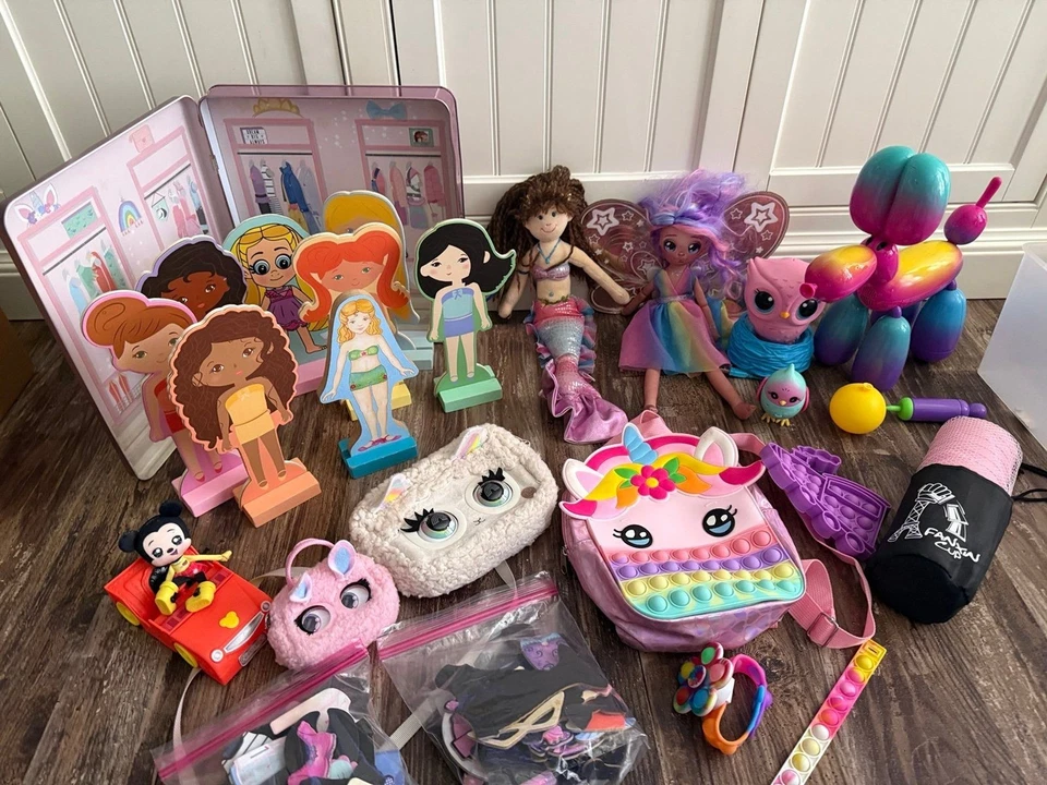 Enorme Lote de Juego de Casa de Muñecas de Madera Juguetes Interactivos Chirrido Arco Iris Monedero Lote de Mascotas Foto 1 de 4