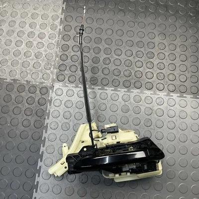 2009 - 2017 年大众 CC 右前乘客侧外门拉手原始设备制造商 — 第 1/4 张图片