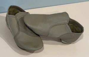 Girls Jazz Shoes Capezio Size 13.5 - Picture 1 of 4