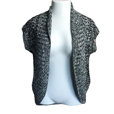 Top cárdigan Rue21 frente abierto ~ talla S ~ gris y negro ~ manga gorra  Foto 1 de 4