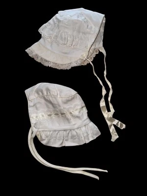 Lote de 2 gorros bebé/muñeca blancos sin etiquetas Foto 1 de 4